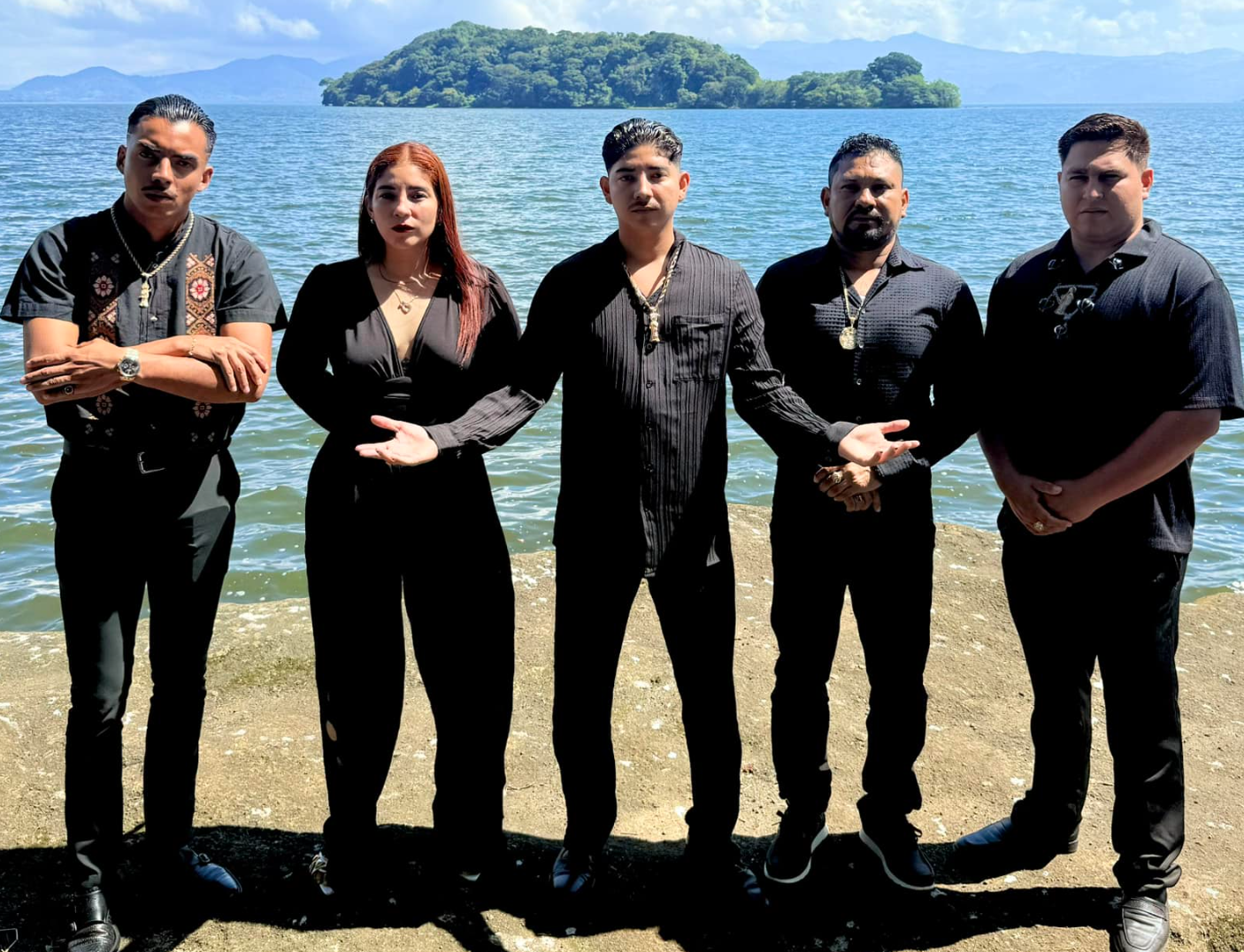 Equipo del Unicornio Negro en Catemaco